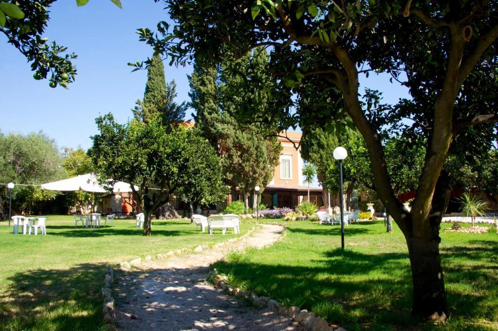 Agriturismo Santa Chiara Алецио Екстериор снимка