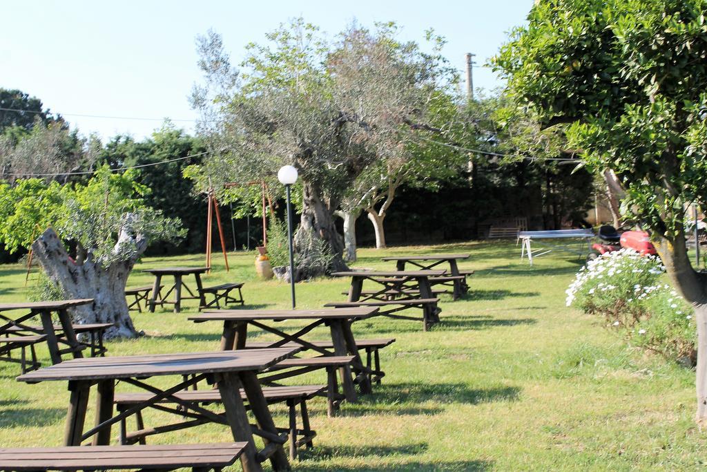 Agriturismo Santa Chiara Алецио Екстериор снимка