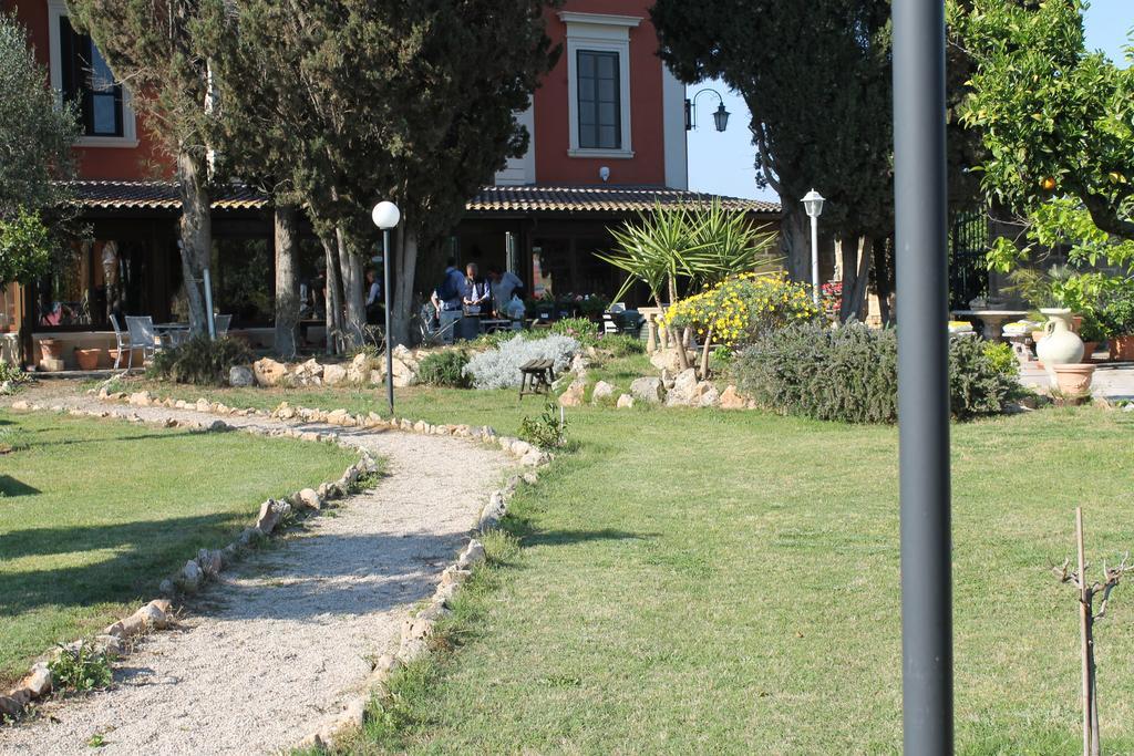 Agriturismo Santa Chiara Алецио Екстериор снимка