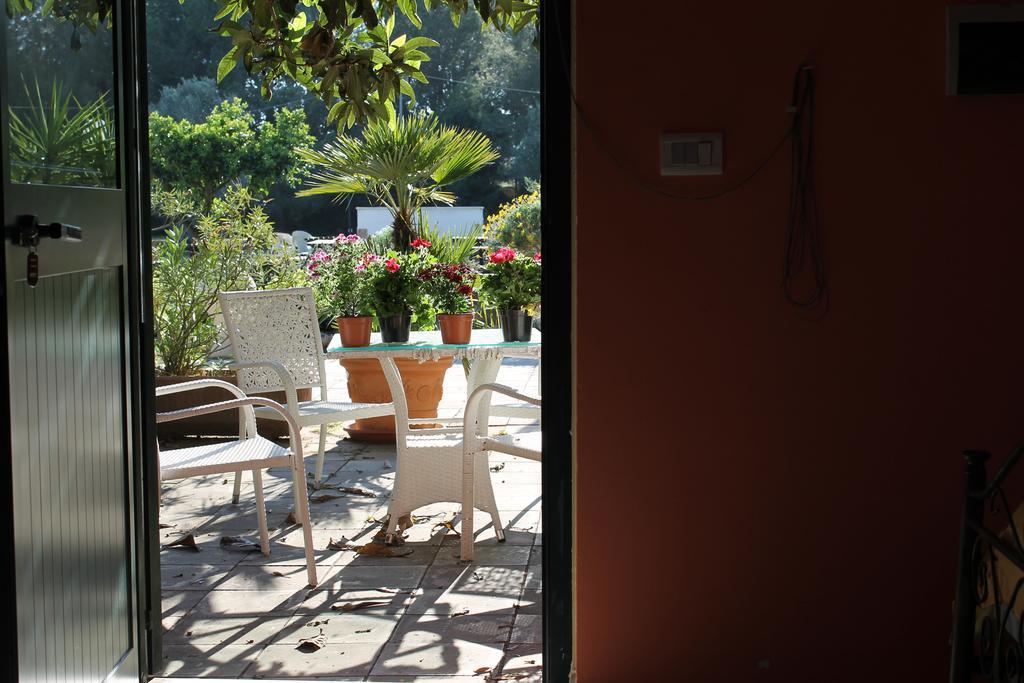 Agriturismo Santa Chiara Алецио Екстериор снимка