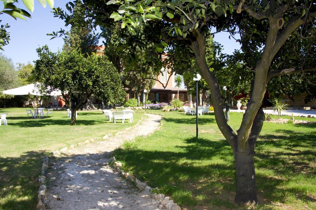 Agriturismo Santa Chiara Алецио Екстериор снимка