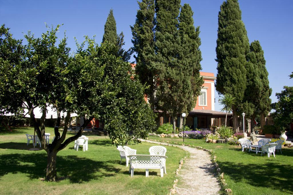 Agriturismo Santa Chiara Алецио Екстериор снимка
