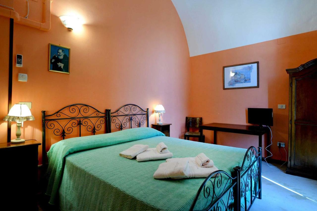 Agriturismo Santa Chiara Алецио Екстериор снимка