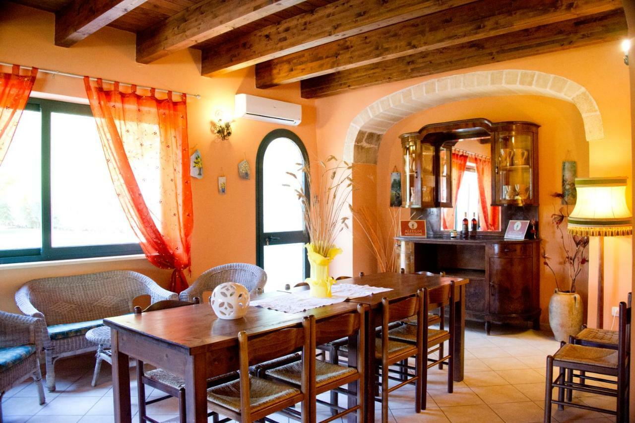 Agriturismo Santa Chiara Алецио Екстериор снимка